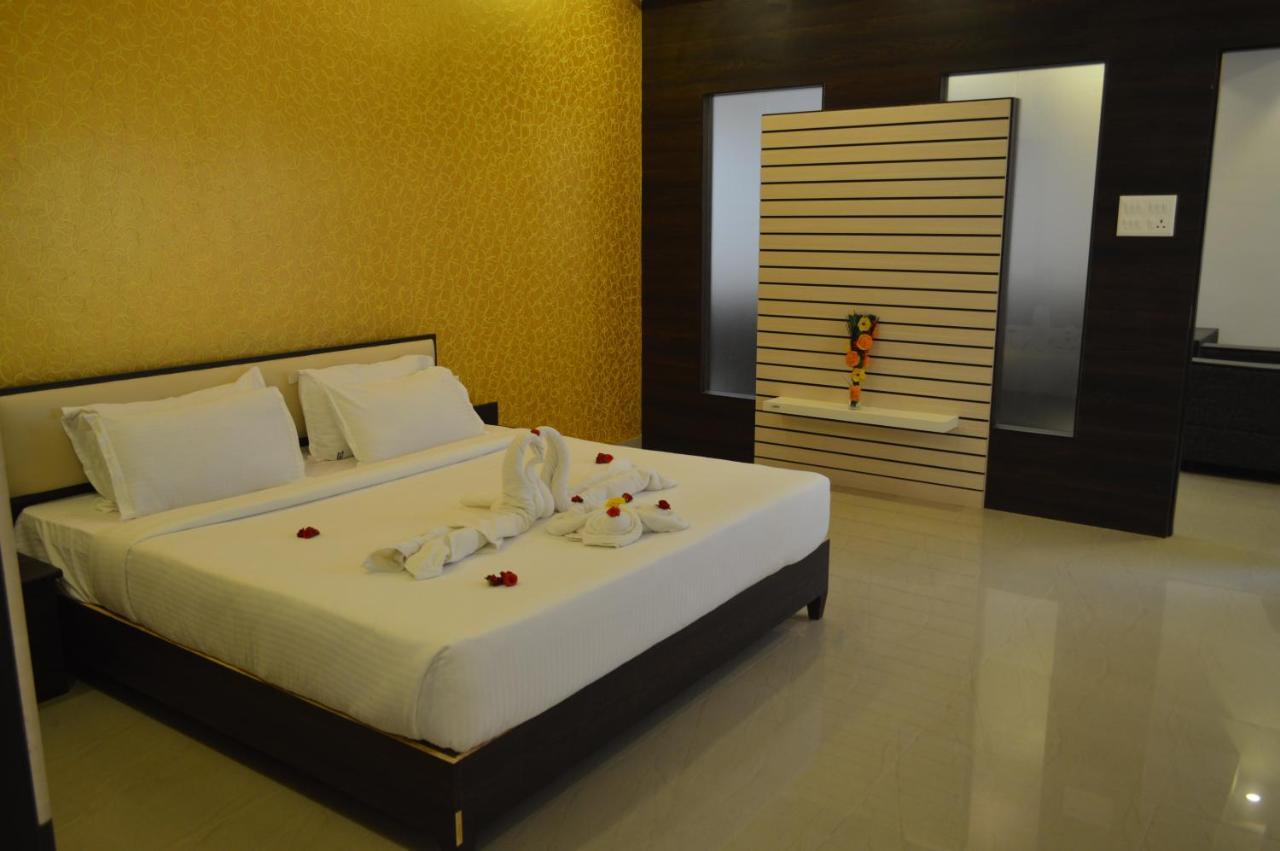 Ambāsamudram Hotel Ambai Grand מראה חיצוני תמונה