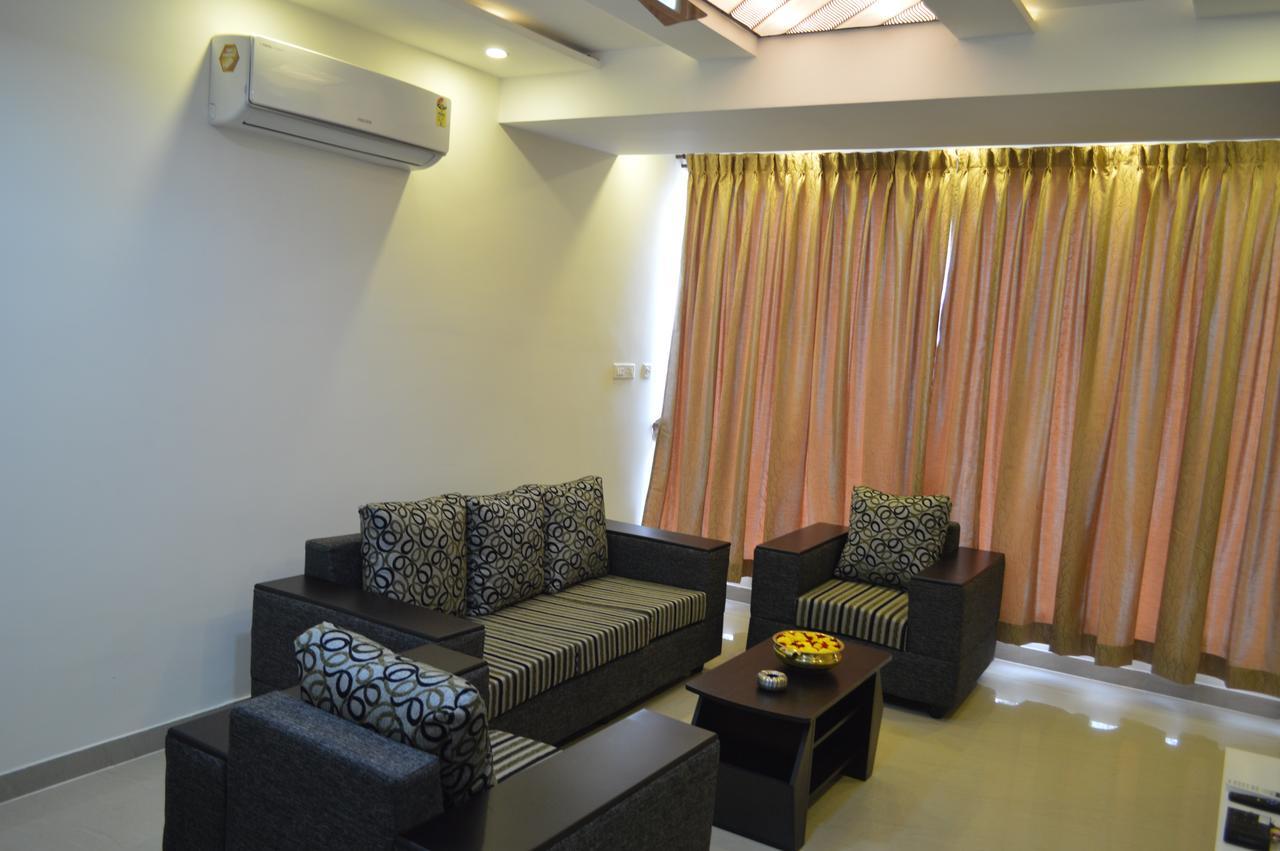 Ambāsamudram Hotel Ambai Grand מראה חיצוני תמונה
