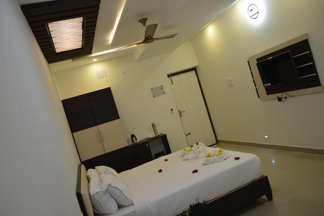 Ambāsamudram Hotel Ambai Grand מראה חיצוני תמונה