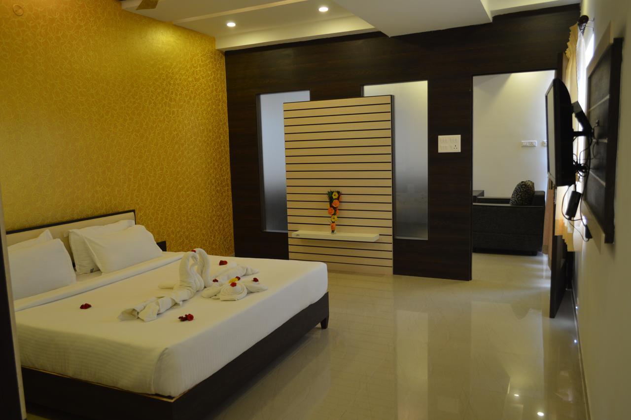 Ambāsamudram Hotel Ambai Grand מראה חיצוני תמונה
