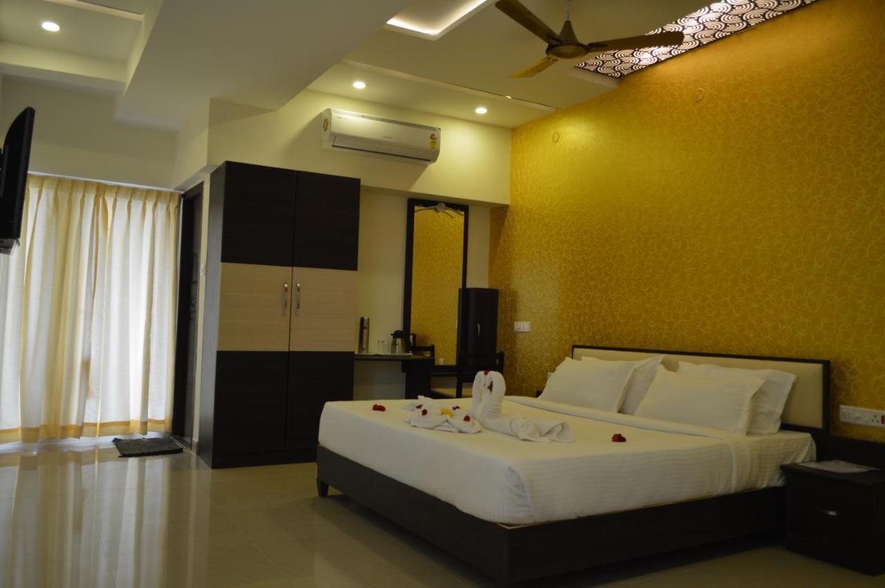 Ambāsamudram Hotel Ambai Grand מראה חיצוני תמונה