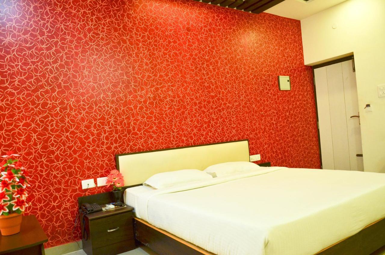 Ambāsamudram Hotel Ambai Grand מראה חיצוני תמונה