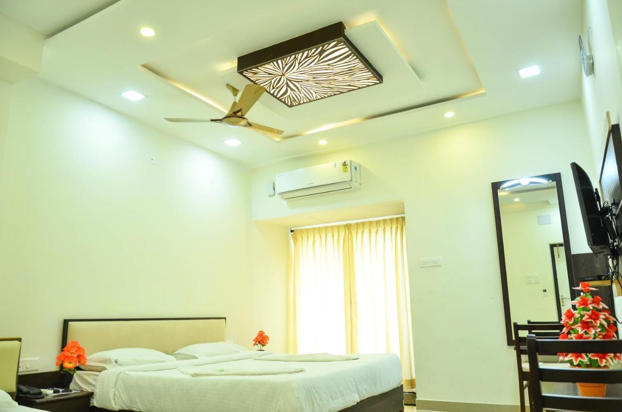 Ambāsamudram Hotel Ambai Grand מראה חיצוני תמונה