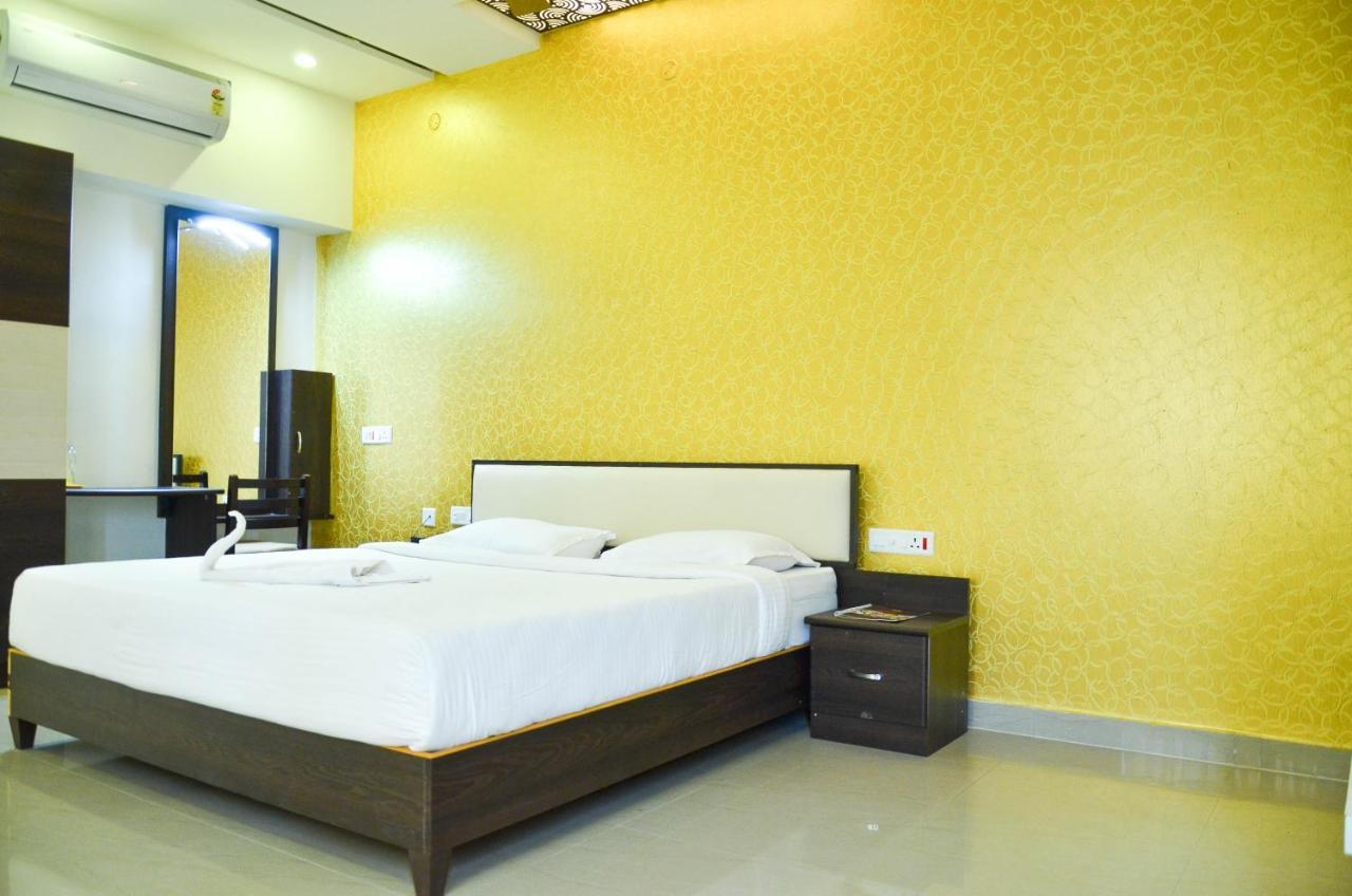 Ambāsamudram Hotel Ambai Grand מראה חיצוני תמונה