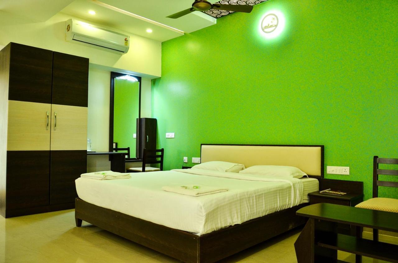 Ambāsamudram Hotel Ambai Grand מראה חיצוני תמונה