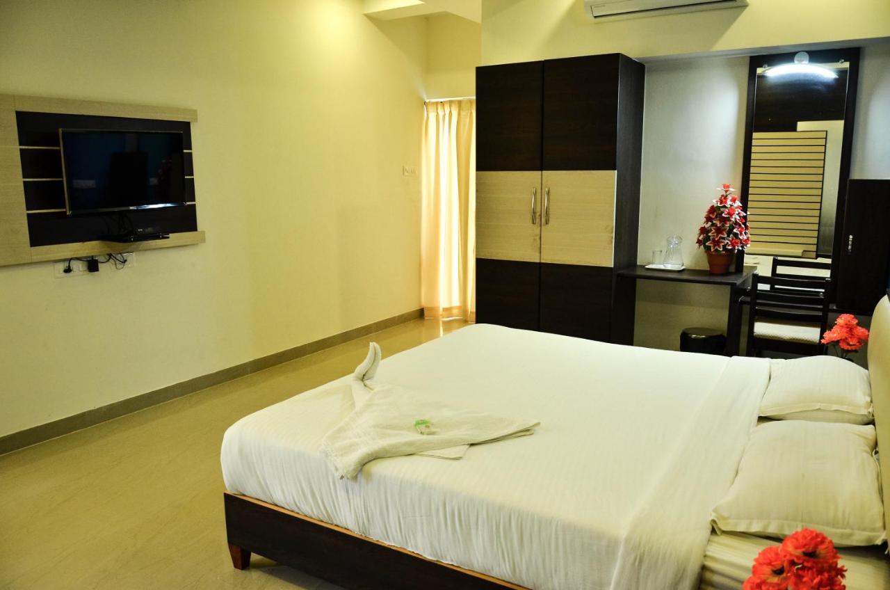 Ambāsamudram Hotel Ambai Grand מראה חיצוני תמונה