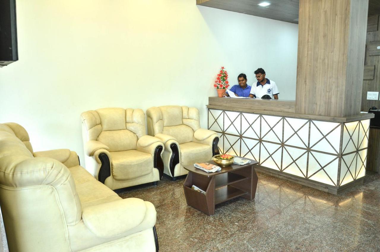 Ambāsamudram Hotel Ambai Grand מראה חיצוני תמונה