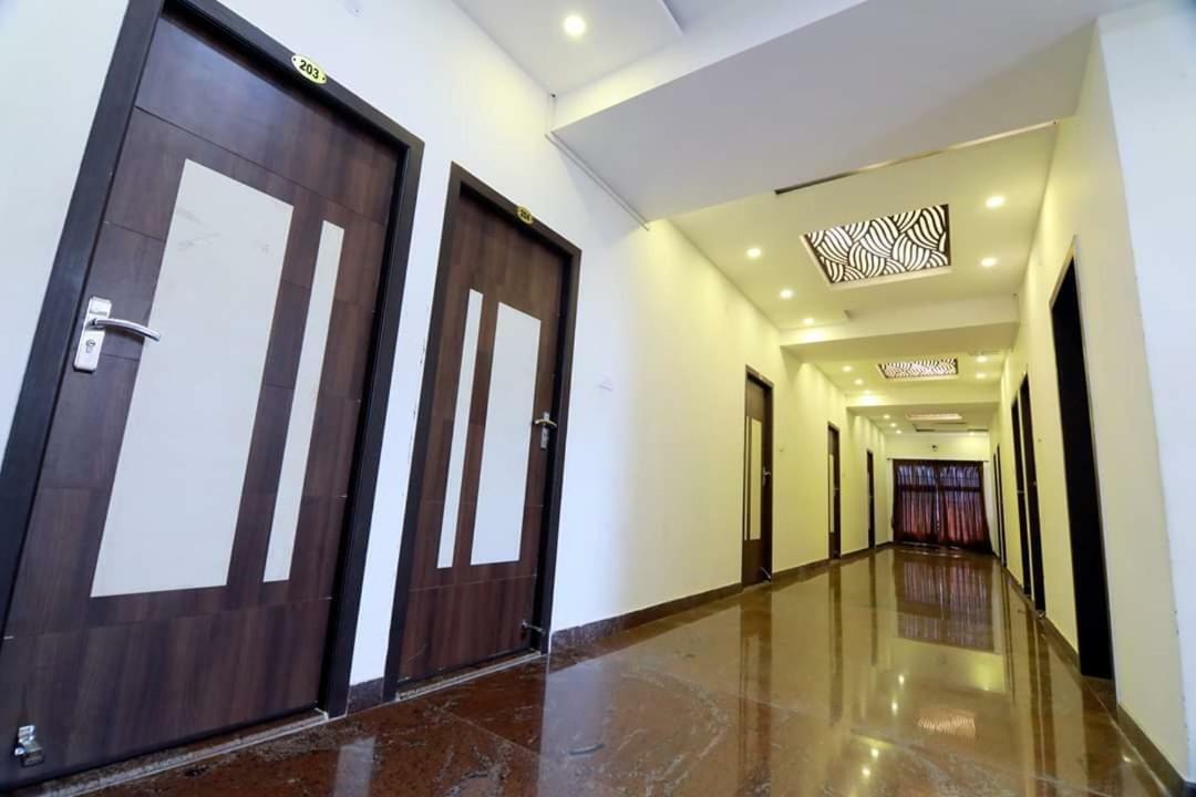 Ambāsamudram Hotel Ambai Grand מראה חיצוני תמונה