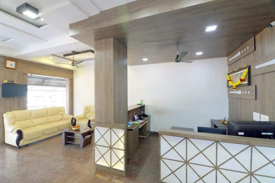 Ambāsamudram Hotel Ambai Grand מראה חיצוני תמונה
