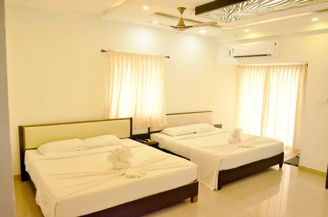 Ambāsamudram Hotel Ambai Grand מראה חיצוני תמונה
