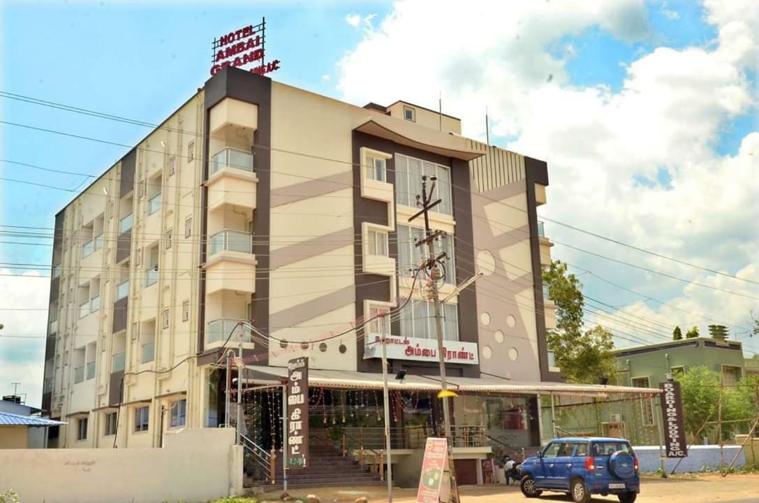 Ambāsamudram Hotel Ambai Grand מראה חיצוני תמונה