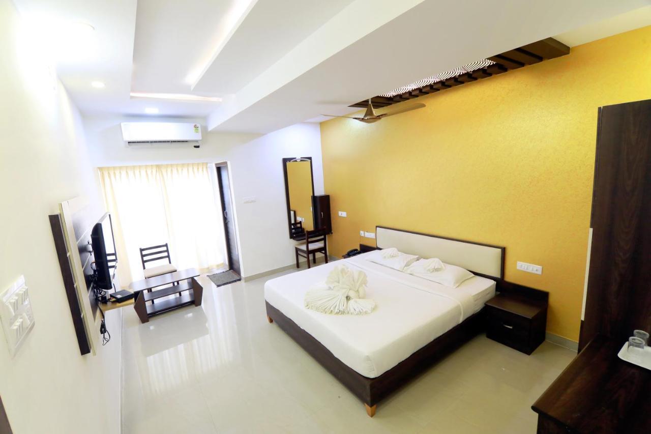 Ambāsamudram Hotel Ambai Grand מראה חיצוני תמונה