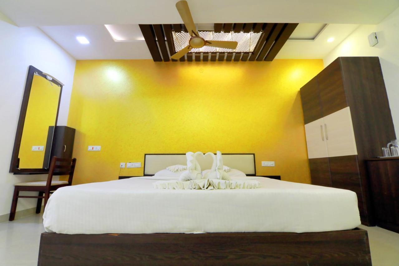 Ambāsamudram Hotel Ambai Grand מראה חיצוני תמונה