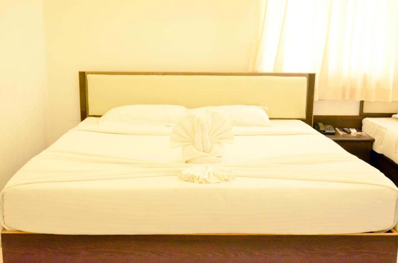 Ambāsamudram Hotel Ambai Grand מראה חיצוני תמונה