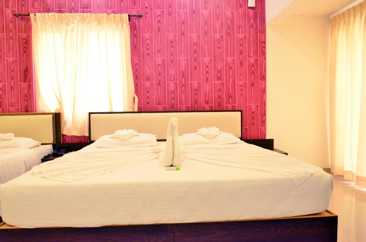 Ambāsamudram Hotel Ambai Grand מראה חיצוני תמונה